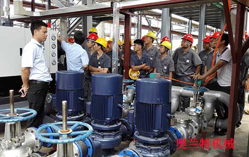 奧蘭特佛山螺桿式冷水機(jī)介紹及培訓(xùn)現(xiàn)場